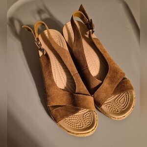 CROCS A-Leigh Suede Tan Cork Wedge Sling Back Adjustable Women's Sandals